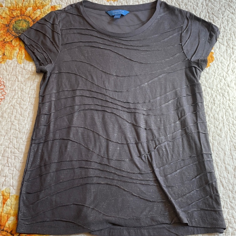 Simply Vera gray top with sparkle
